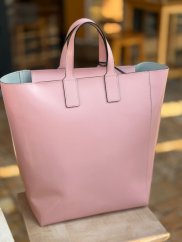 ružová kožená shopper kabelka minimalistický dizajn pevné ušká veľká elegantná kabelka