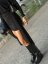 Čierne talianske šaty Kate s priliehavým strihom, dlhými rukávmi, výrazným riasením a bočným viazaním