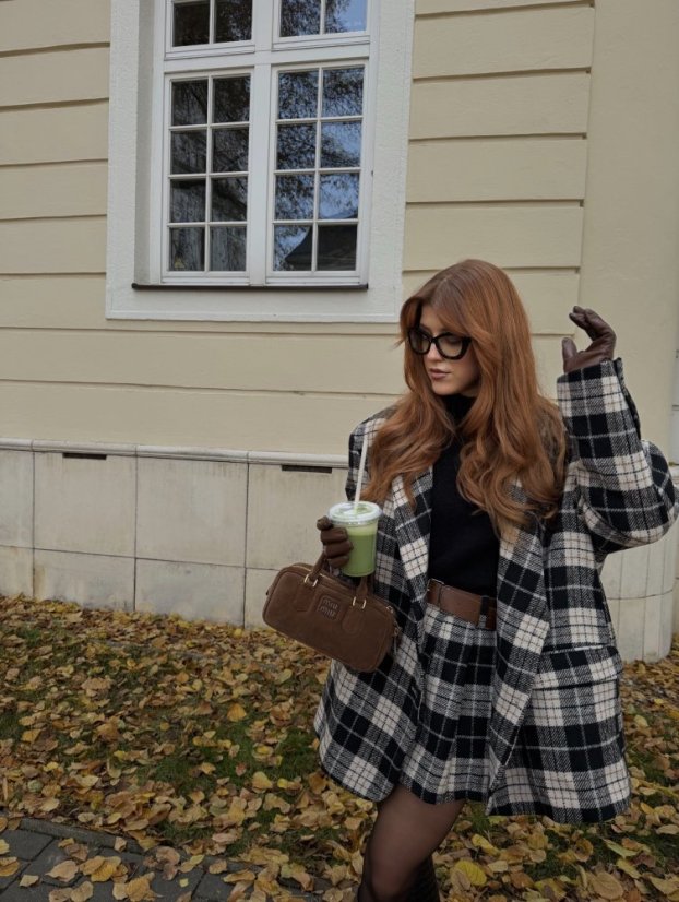 Dámske kárované oversize sako čierno-biele