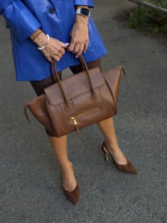 camel kožená shopper kabelka s dlhými ušami a predným zipsovým vreckom