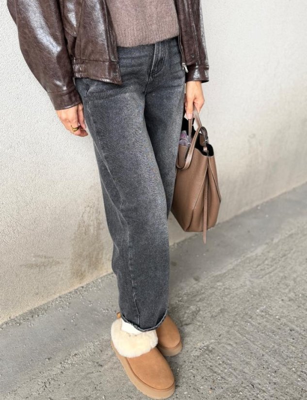 šedé rifle mom fit s vyšším pásom a voľnejším strihom