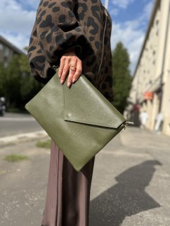 Olivovo zelená kožená listová kabelka s preklápacím uzatváraním, elegantná na večerné príležitosti Olivovo zelená kožená listová kabelka s preklápacím uzatváraním, elegantná na večerné príležitosti