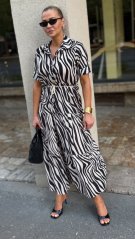 Čierno biele zebra šaty s košeľovým strihom a viazaním v páse na leto