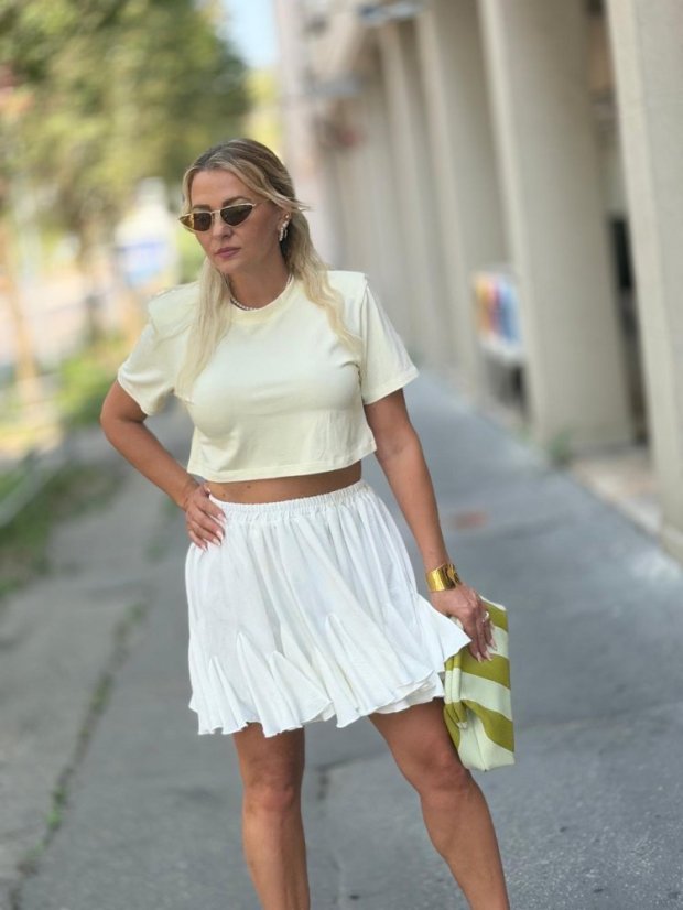 Dámske béžové crop top tričko Slay s krátkym rukávom a skráteným strihom