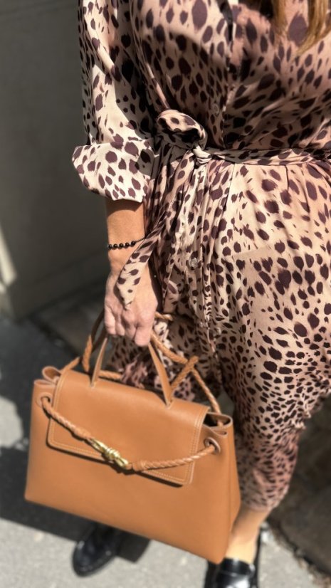 Košeľové midi šaty s leopardím vzorom a viazaním v páse