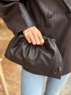 tmavohnedá kožená kabelka clutch mäkká koža elegantný štýl