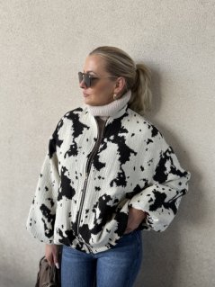 Krémovo-čierna bomber bunda s cow print vzorom – oversize strih, taliansky štýl Krémovo-čierna bomber bunda s cow print vzorom – oversize strih, taliansky štýl