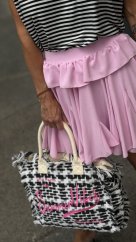 Čierno-biela plážová taška Summer Vibes s ružovou výšivkou a strapcami