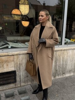 Camel oversize vlnený kabát Imperial – elegantný taliansky dizajn Camel oversize vlnený kabát Imperial – elegantný taliansky dizajn