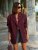 Burgundy dámske oversize sako s elegantným voľnejším strihom, modernou líniou a jemne pružným materiálom.