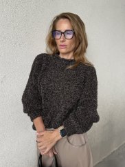 Šedý dámsky plyšový sveter s dlhým rukávom, mäkký a hrejivý na jesenné a zimné dni