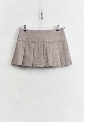 Hnedá skladaná mini sukňa s prúžkovaným vzorom rybej kosti Marrone, taliansky elegantný štýl.