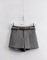 Sivé dámske kraťasy Greynero s hnedým opaskom, elegantný taliansky dizajn.