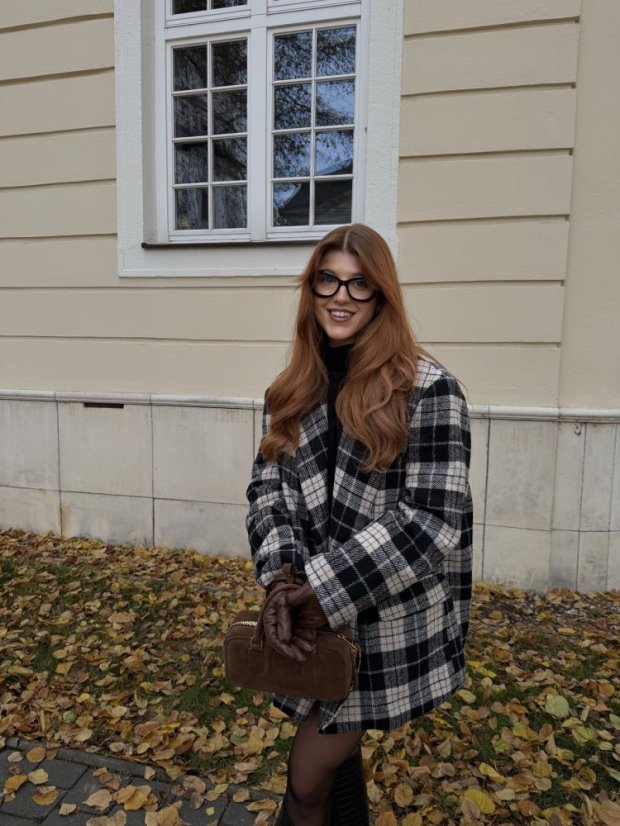 Dámske kárované oversize sako čierno-biele