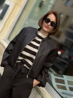 Dámska bomber bunda FABI brown v tmavohnedom odtieni s prepletanou štruktúrou a predným zapínaním na zips