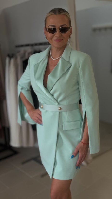 Dámske mint blazer šaty Imperial Portofino s opaskom, zlatými gombíkmi a efektnými plášťovými rukávmi