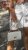 Biela prešívaná kožená crossbody kabelka so zlatou retiazkou v elegantnom štýle